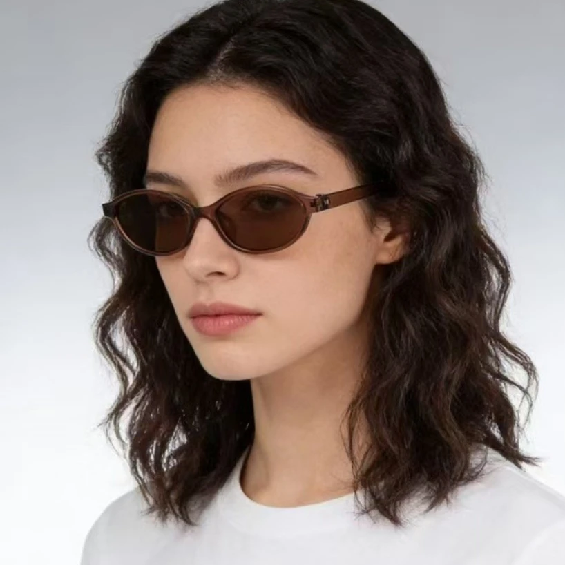 Óculos de sol pequenos e ovais - Designer Sunglasses avaliação e preço