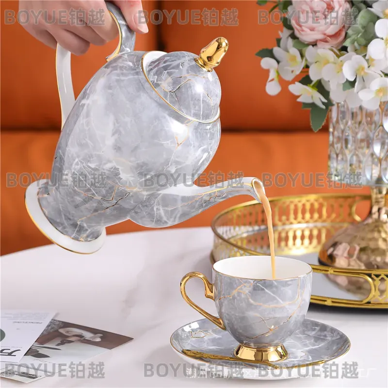 Conjunto de Xícara e Prato de  - Luxury Gift Set avaliação e preço