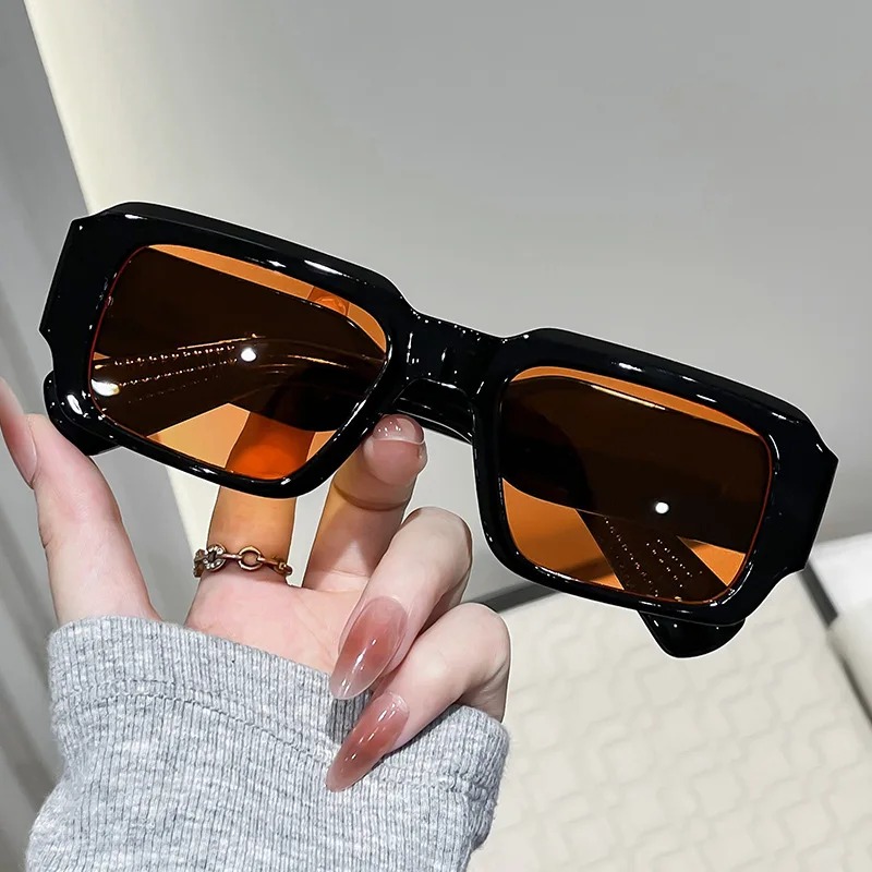 Óculos de sol retangulares de  - Designer Sunglasses avaliação e preço