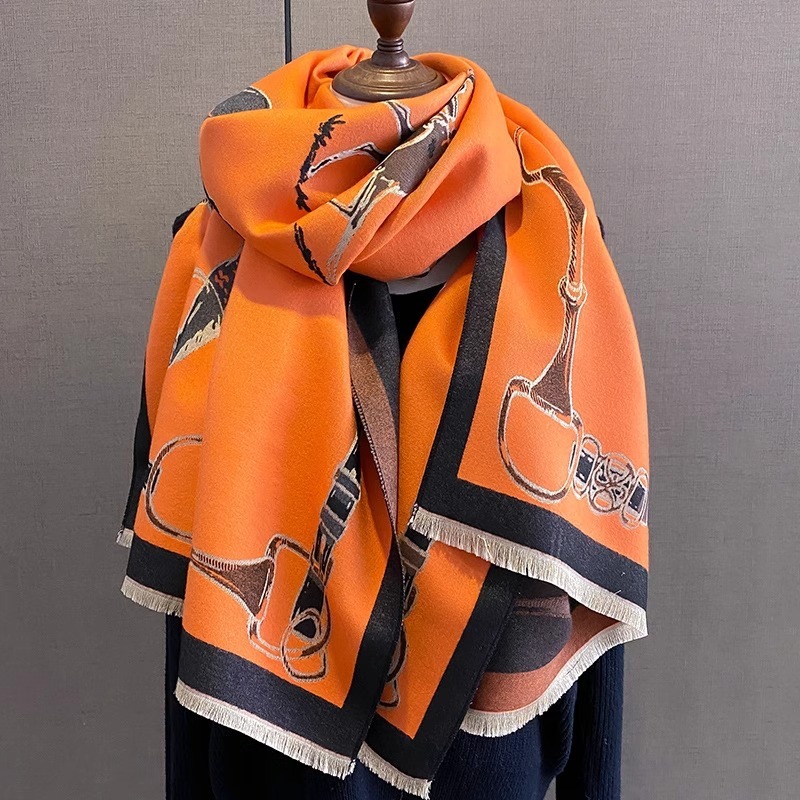 Retro cavaleiro cavalo imitaçã - Cashmere Scarf avaliação e preço